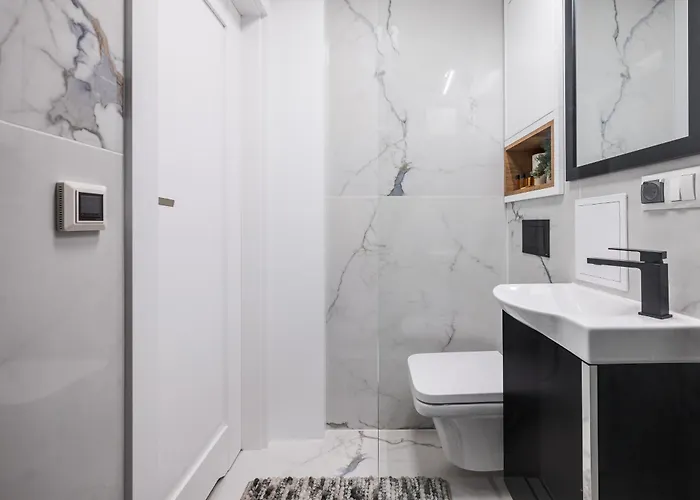 Metro Ratusz Arsenal Deluxe By Bookinghost Appartamento Varsavia