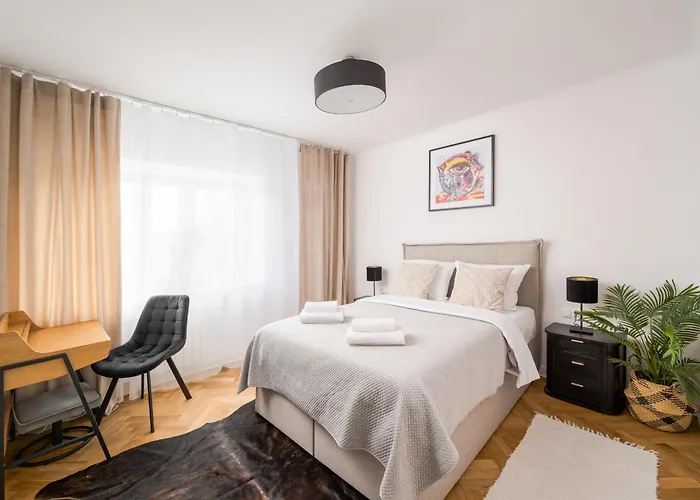 Metro Ratusz Arsenal Deluxe By Bookinghost Appartamento