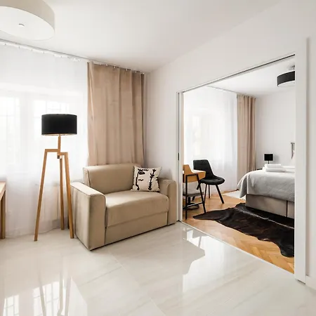 Metro Ratusz Arsenal Deluxe By Bookinghost شقة *