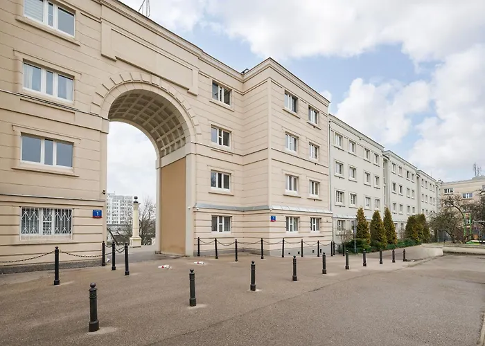 Metro Ratusz Arsenał Deluxe *