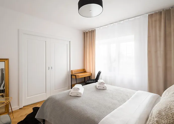 Metro Ratusz Arsenał Deluxe Apartament *